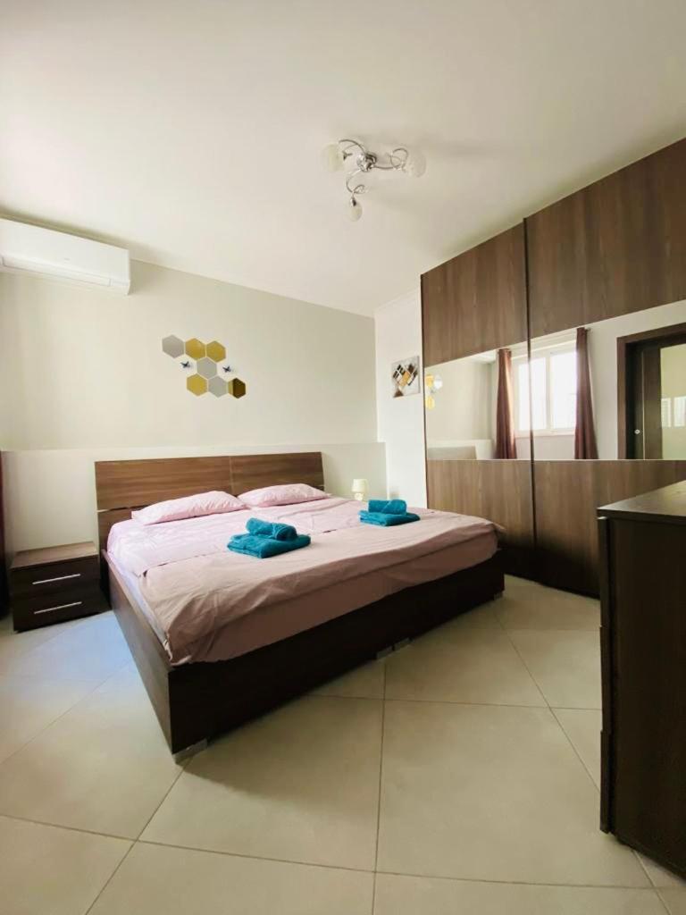 Mela Apartment 1 Сент-Полс-Бей Экстерьер фото
